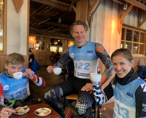 MRD-ers aan de koffie na de verkenning van de slalom SMN Cup